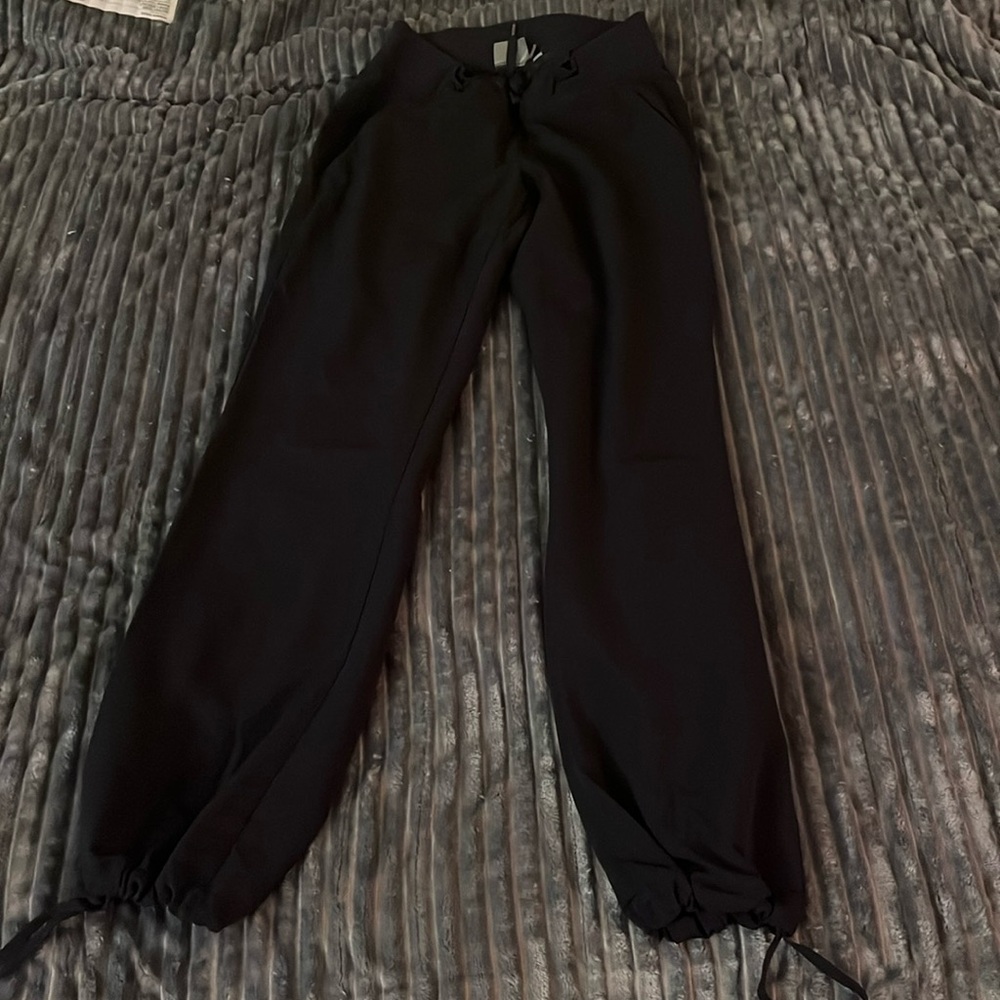 Super Soft Sz 0 Athleta Navy Blue Pants w/ pockets front & Back